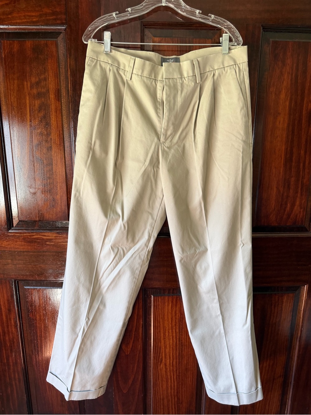 Dockers Men's Pleated Khaki Chinos - Light Tan